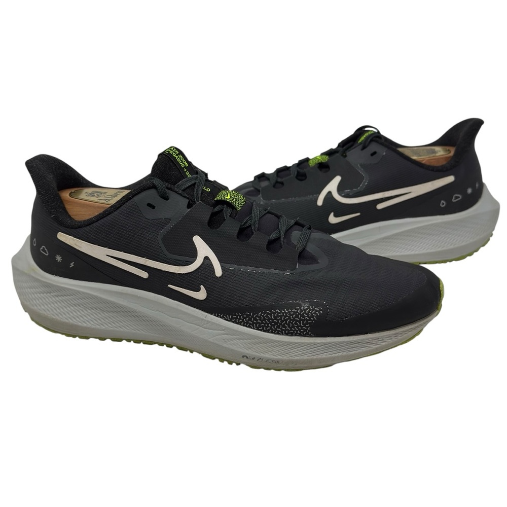 Nike Air Zoom Pegasus 39 Shield Black Dark Smoke Grey Mens Size 9.5 waterproof